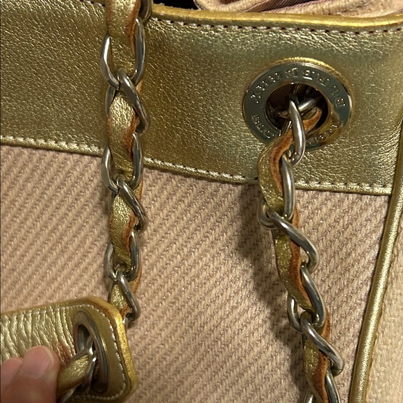 BURBERRY Elegant Gold and Cream Women´s Bag